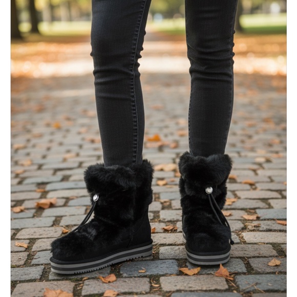 Elegant Black Fur Winter Boots - Picture 5 of 9